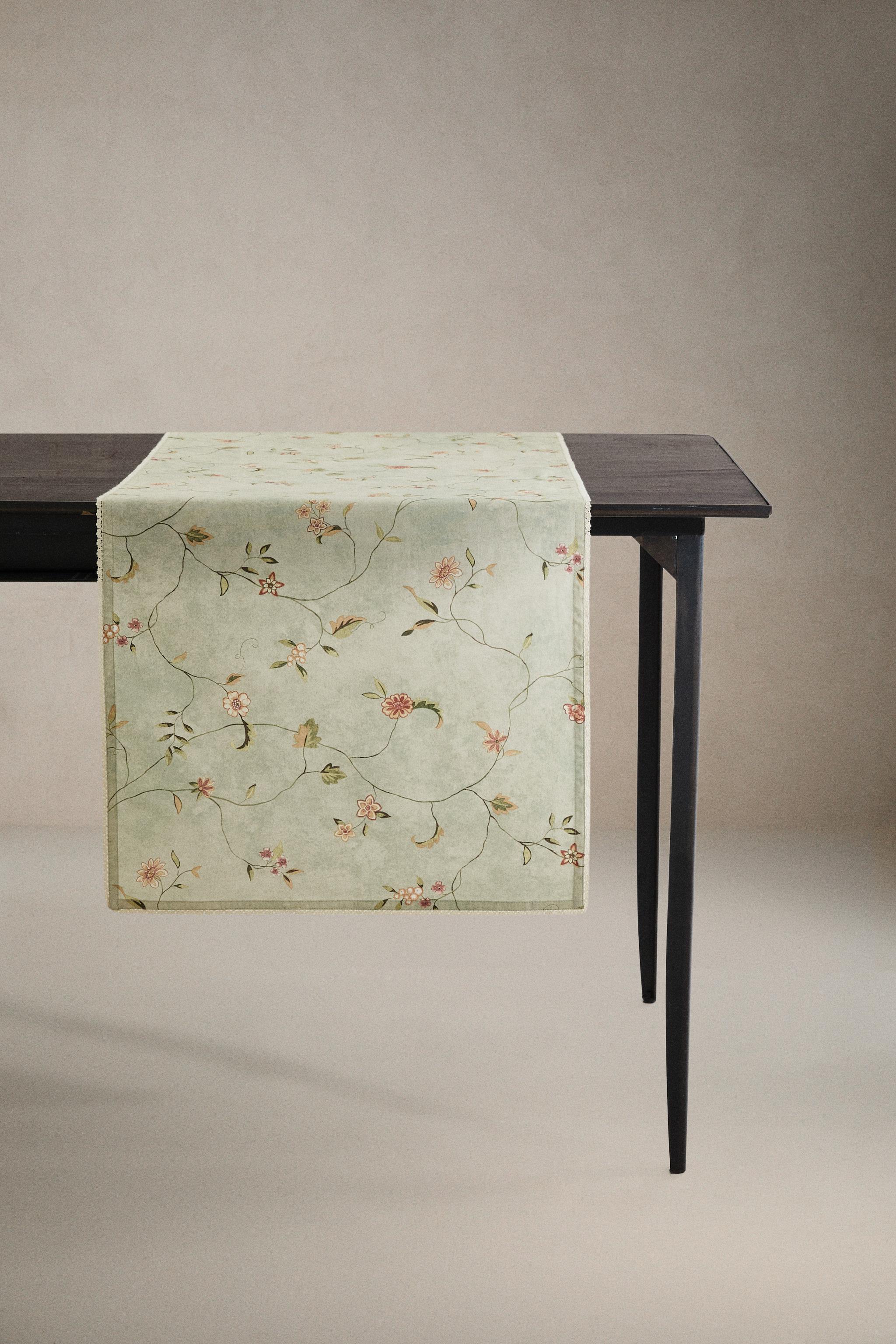 FLORAL PRINT AND LACE TRIM TABLE RUNNER